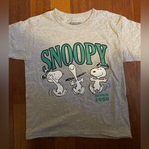NWOT Peanuts Snoopy Gray and Green Kids T-Shirt